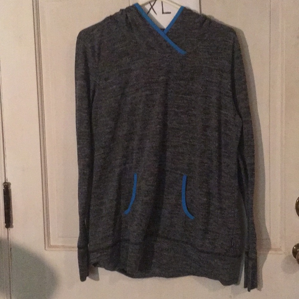 A gray pullover.